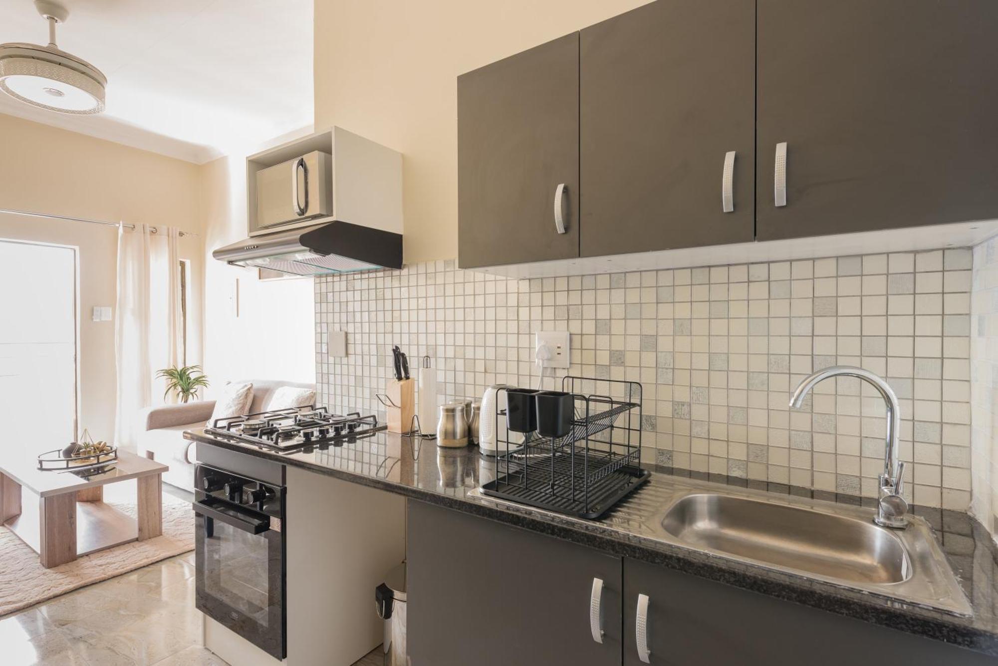 Evans Village - Apartments & Spa Йоханесбург Екстериор снимка